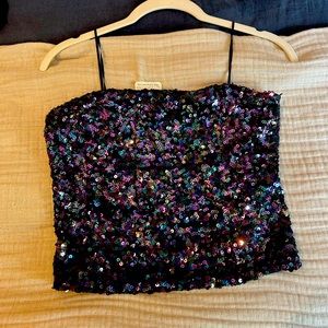 Multicolor, strapless, crop top! Great for party’s, dinner, etc.!